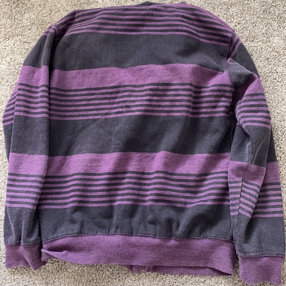 Volcom - Picture 4 of 5